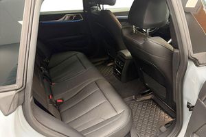 BMW i4 bild 14