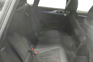 BMW i4 bild 8