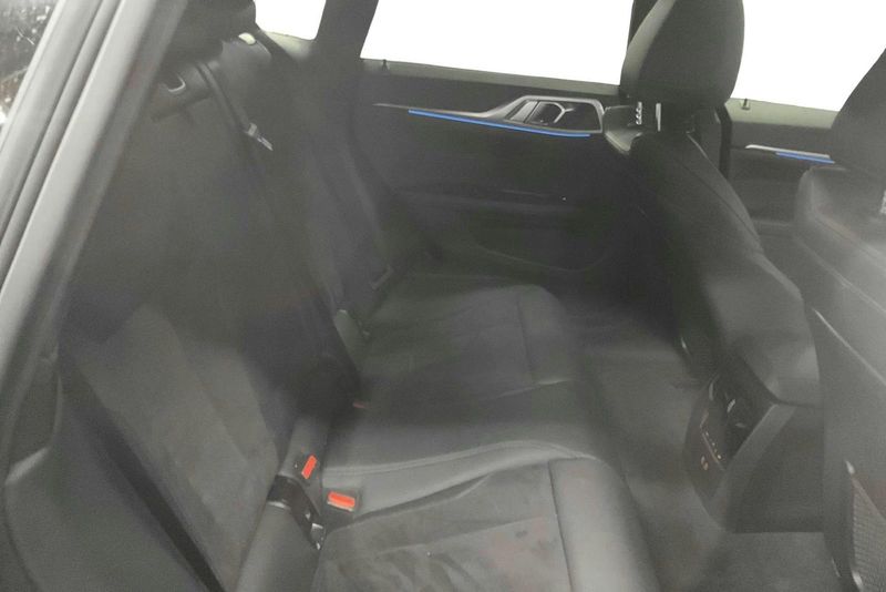 BMW i4 bild 8