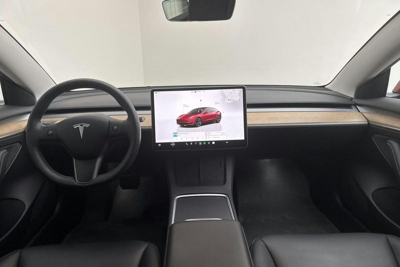 Tesla Model 3 bild 6