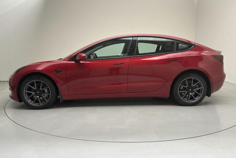 Tesla Model 3 bild 2
