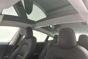 Tesla Model 3 bild 14
