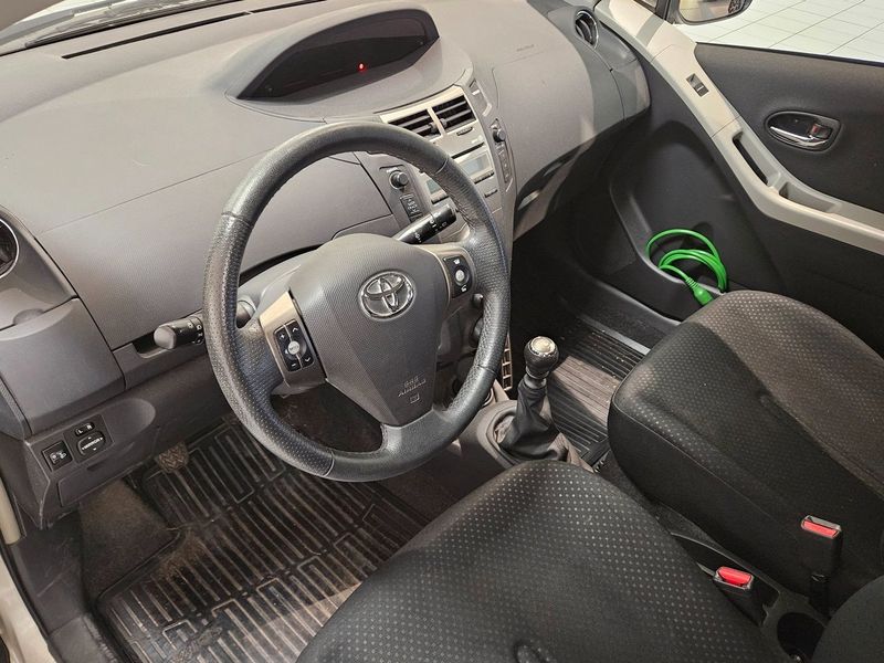 Toyota Yaris bild 8