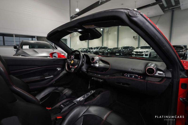 Ferrari F8 bild 8