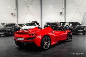 Ferrari F8 bild 2