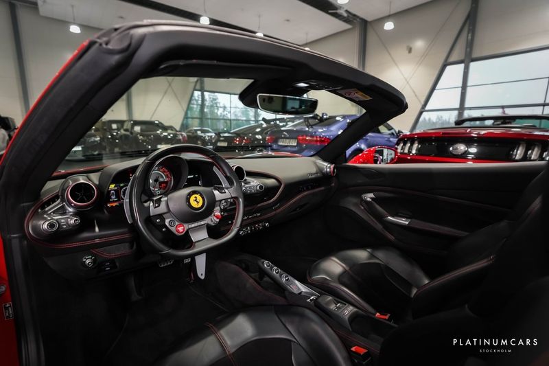 Ferrari F8 bild 7