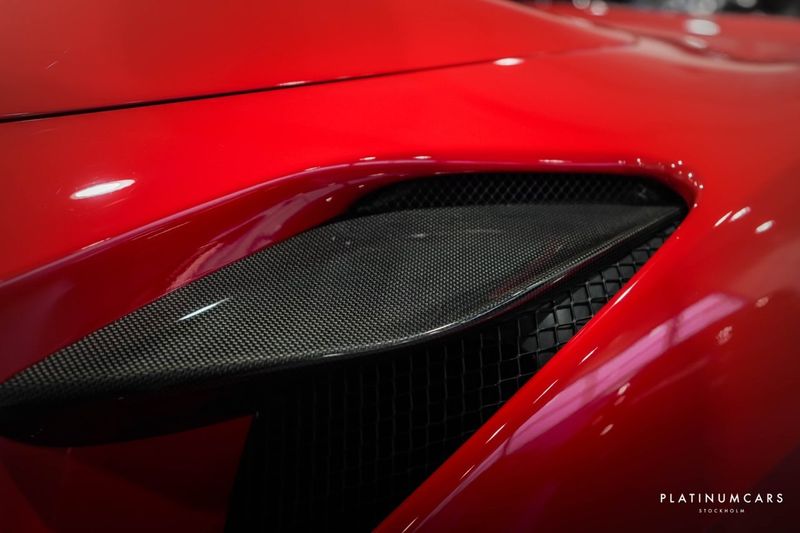 Ferrari F8 bild 6