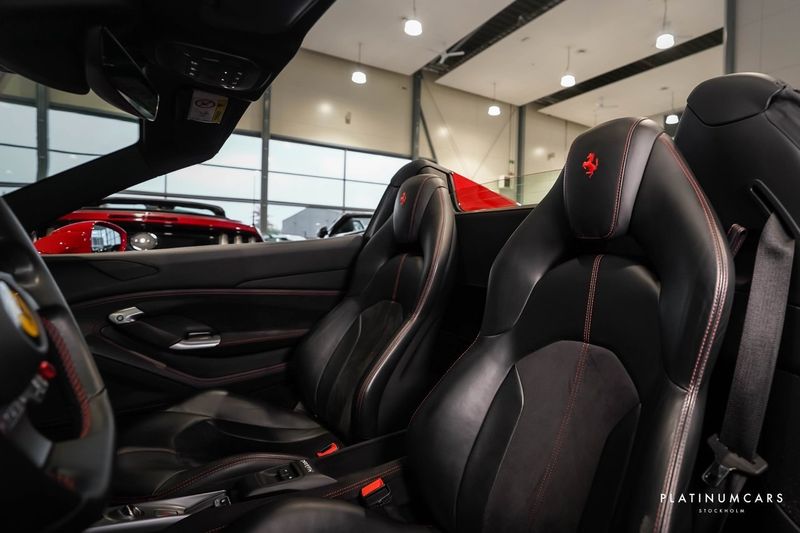 Ferrari F8 bild 9