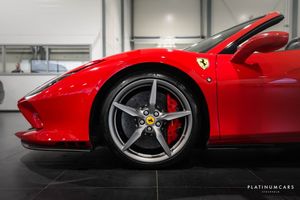Ferrari F8 bild 25