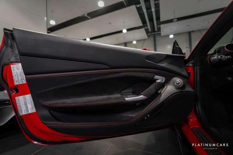Ferrari F8 bild 23