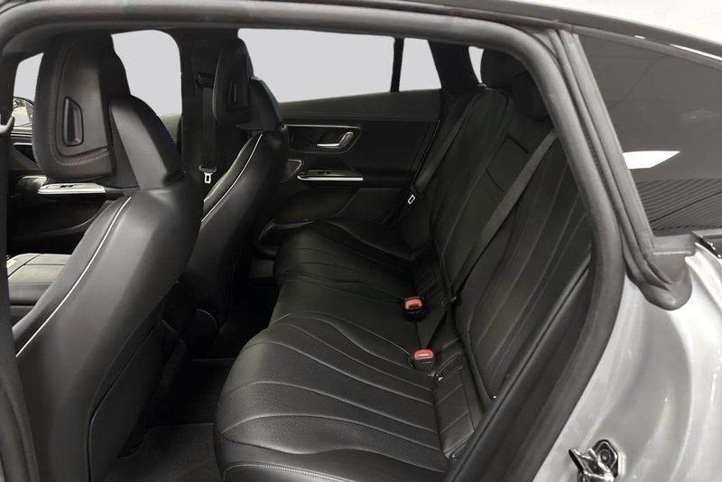 Mercedes EQE300 bild 9