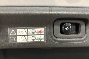 Mercedes EQE300 bild 16