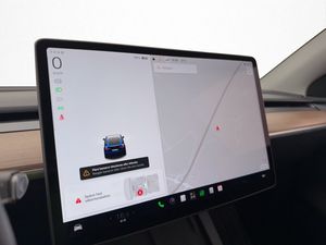 Tesla Model Y bild 24