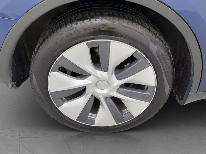 Tesla Model Y bild 11