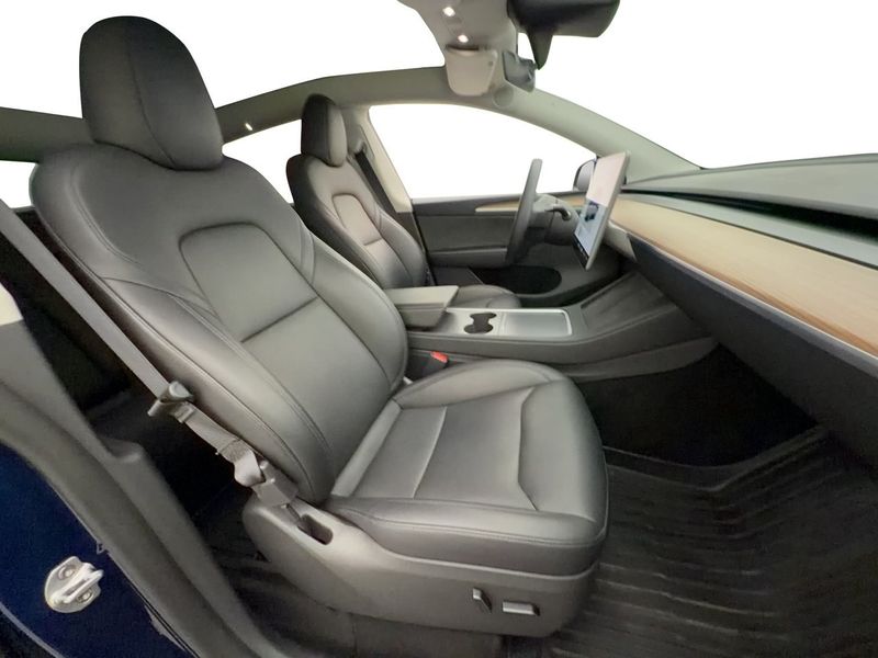 Tesla Model Y bild 18