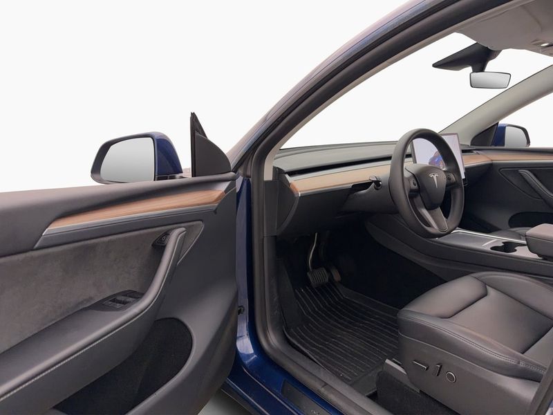 Tesla Model Y bild 12