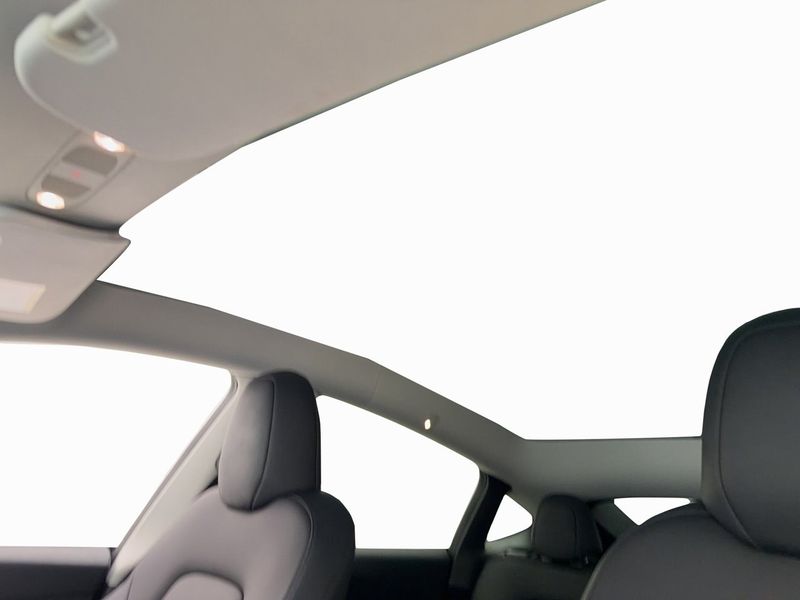 Tesla Model Y bild 14