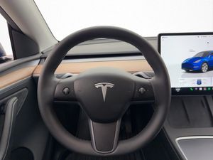 Tesla Model Y bild 17