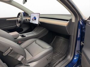 Tesla Model Y bild 19