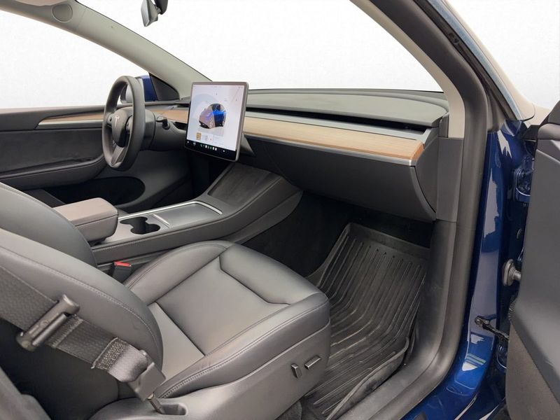 Tesla Model Y bild 19