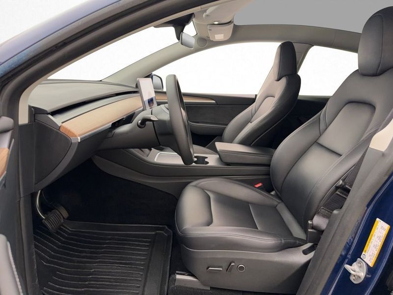 Tesla Model Y bild 13