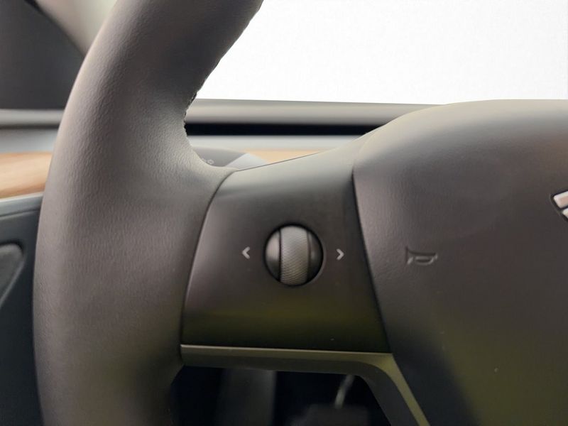Tesla Model Y bild 31