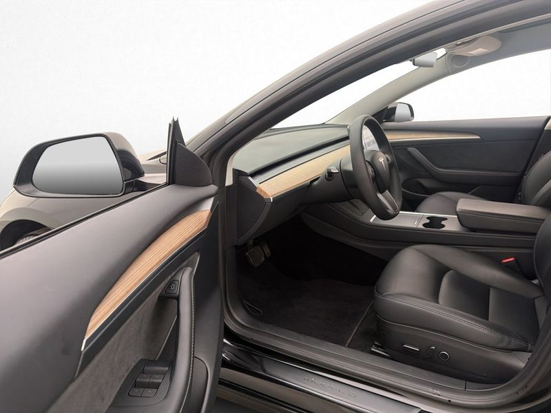 Tesla Model 3 bild 10