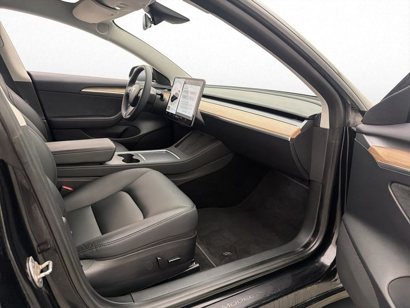 Tesla Model 3 bild 27