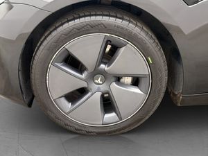 Tesla Model 3 bild 32