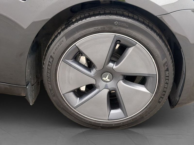 Tesla Model 3 bild 35