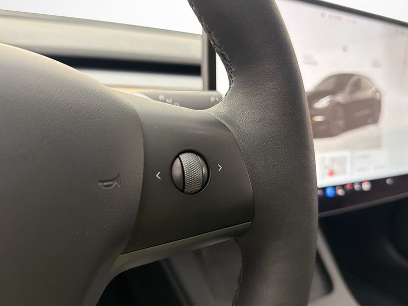 Tesla Model 3 bild 15
