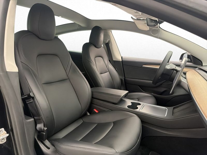 Tesla Model 3 bild 26