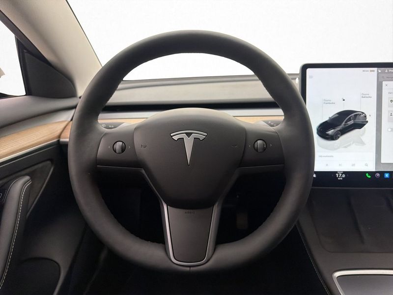 Tesla Model 3 bild 13
