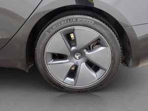 Tesla Model 3 bild 33