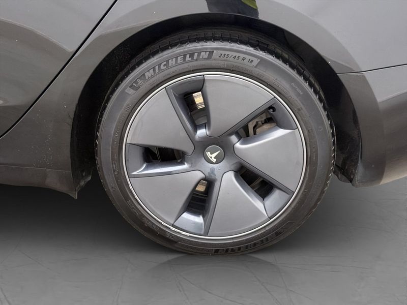 Tesla Model 3 bild 33