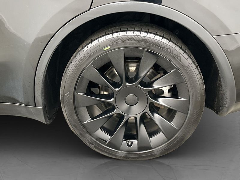 Tesla Model Y bild 34