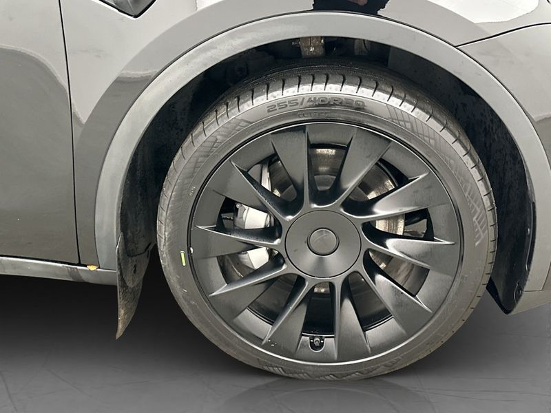 Tesla Model Y bild 36