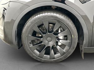 Tesla Model Y bild 33