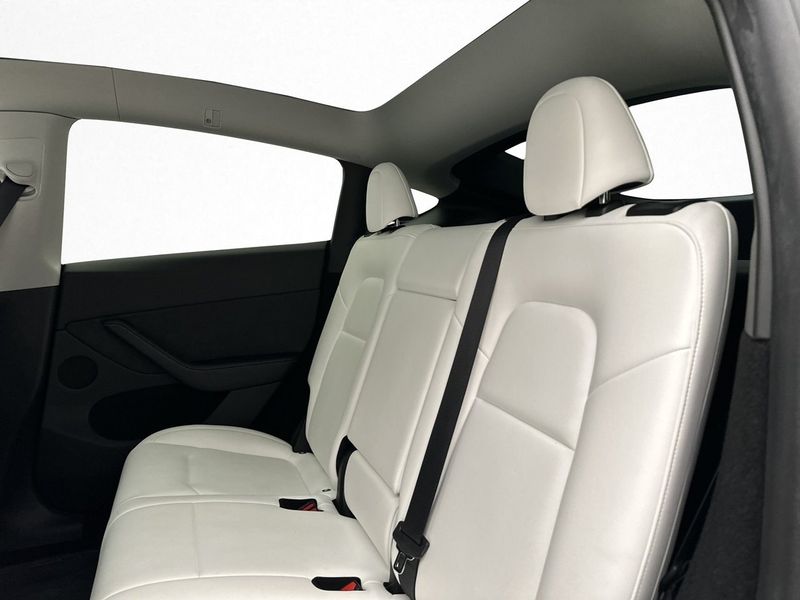 Tesla Model Y bild 29