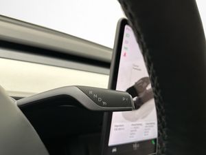 Tesla Model Y bild 16