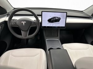Tesla Model Y bild 17