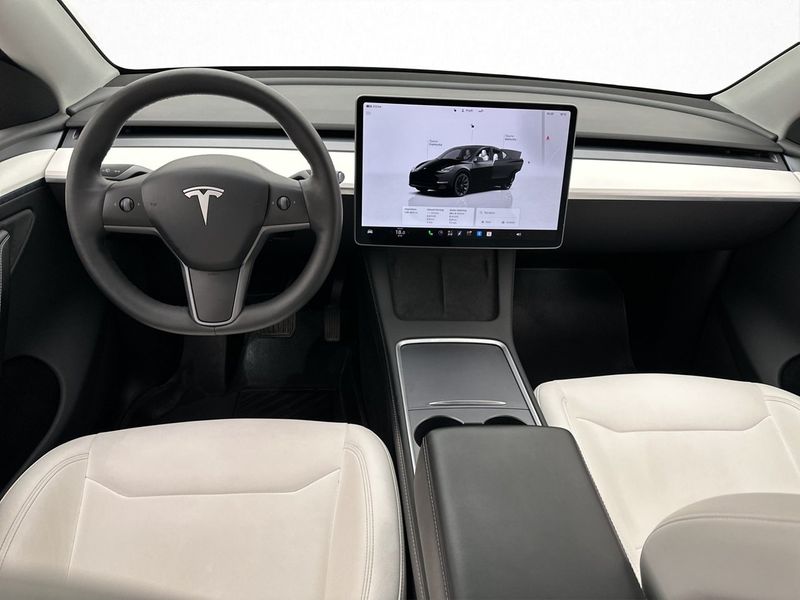 Tesla Model Y bild 17