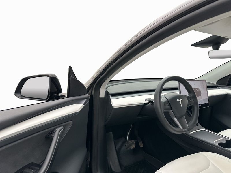 Tesla Model Y bild 11