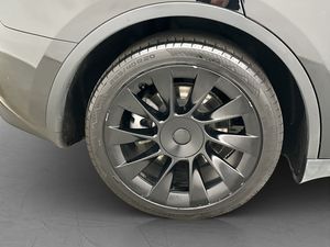 Tesla Model Y bild 35