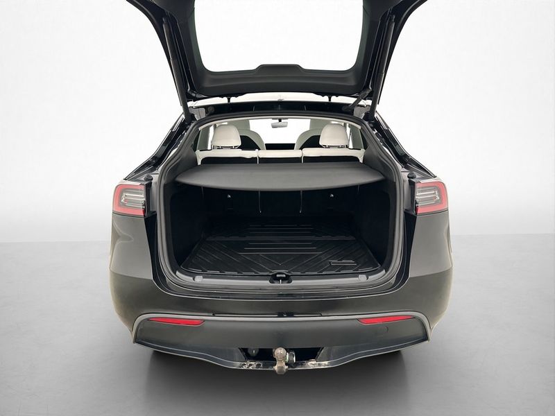 Tesla Model Y bild 30