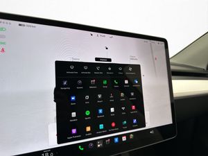 Tesla Model Y bild 22