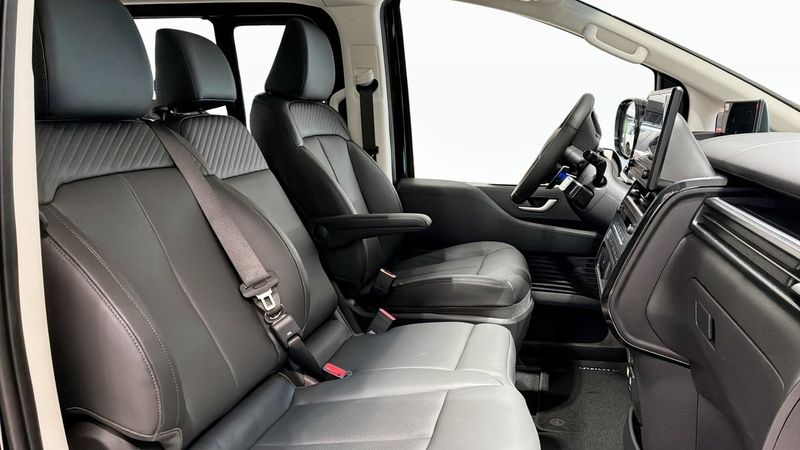 Hyundai Staria bild 3