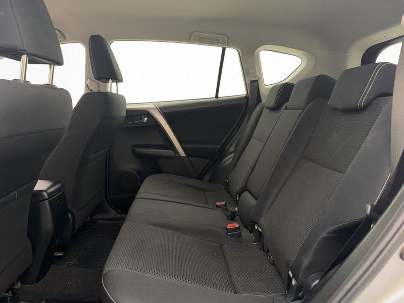 Toyota RAV4 bild 24