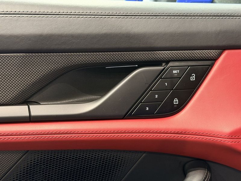 Porsche Taycan bild 18