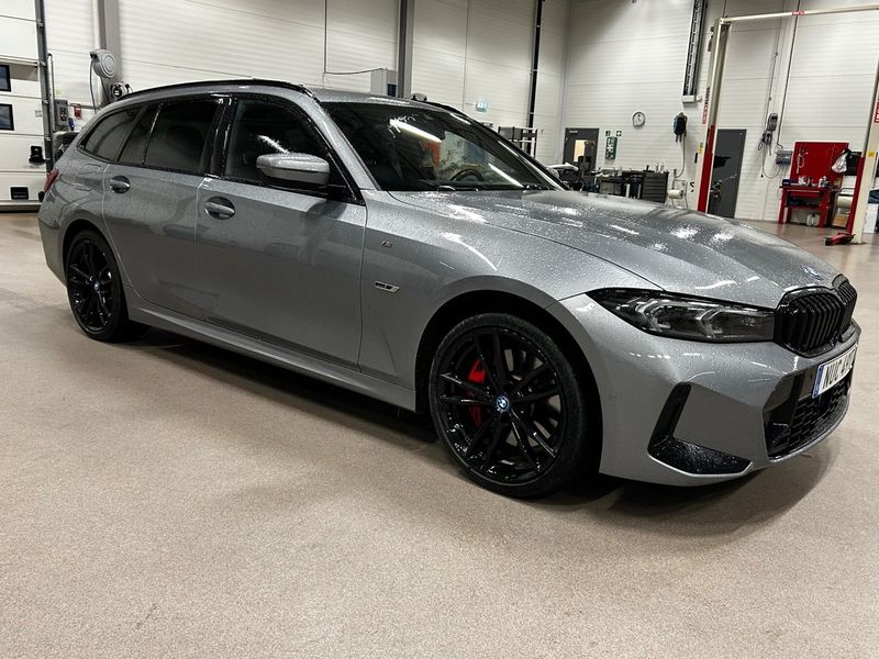 BMW 330 bild 2